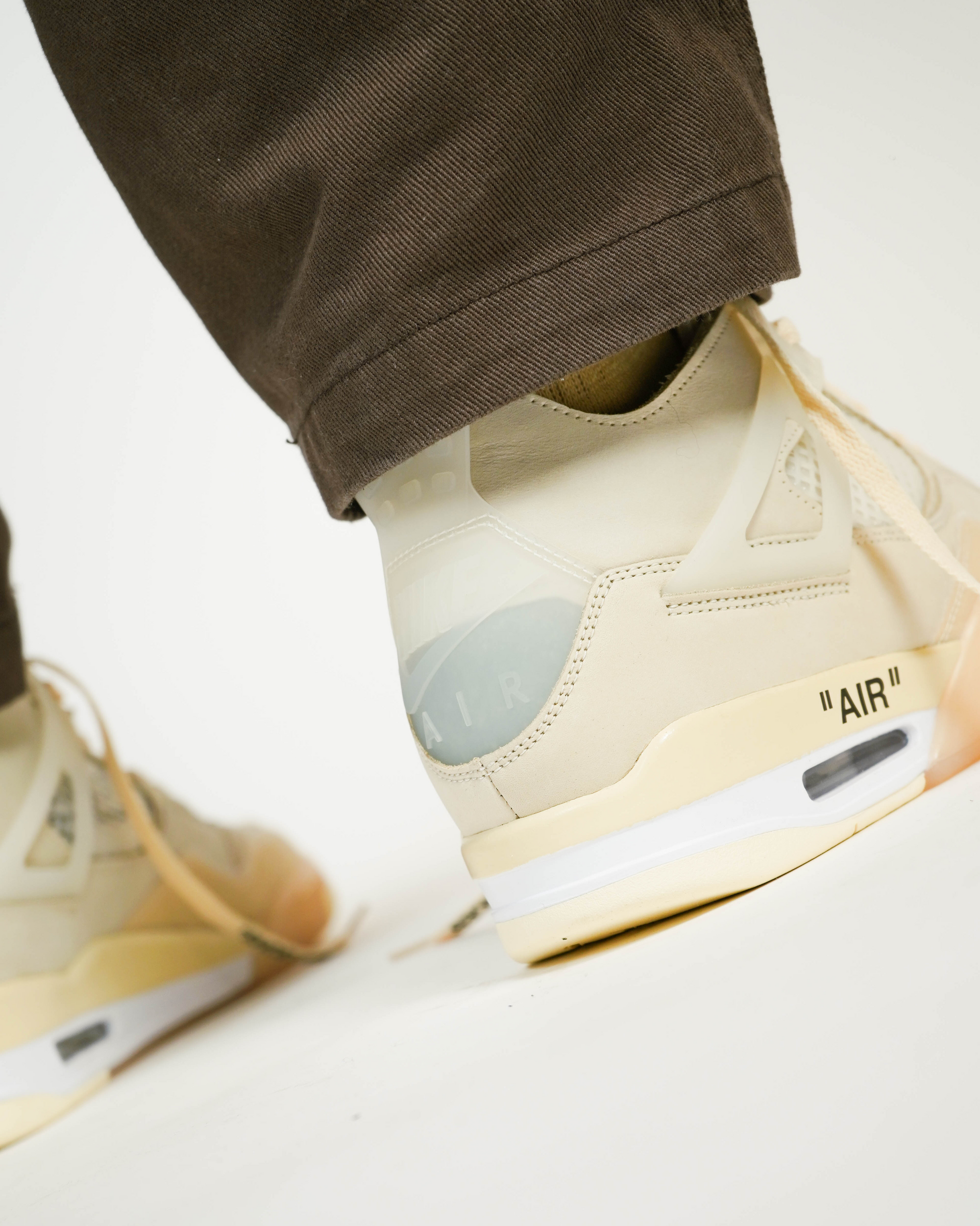 jordans off white 4